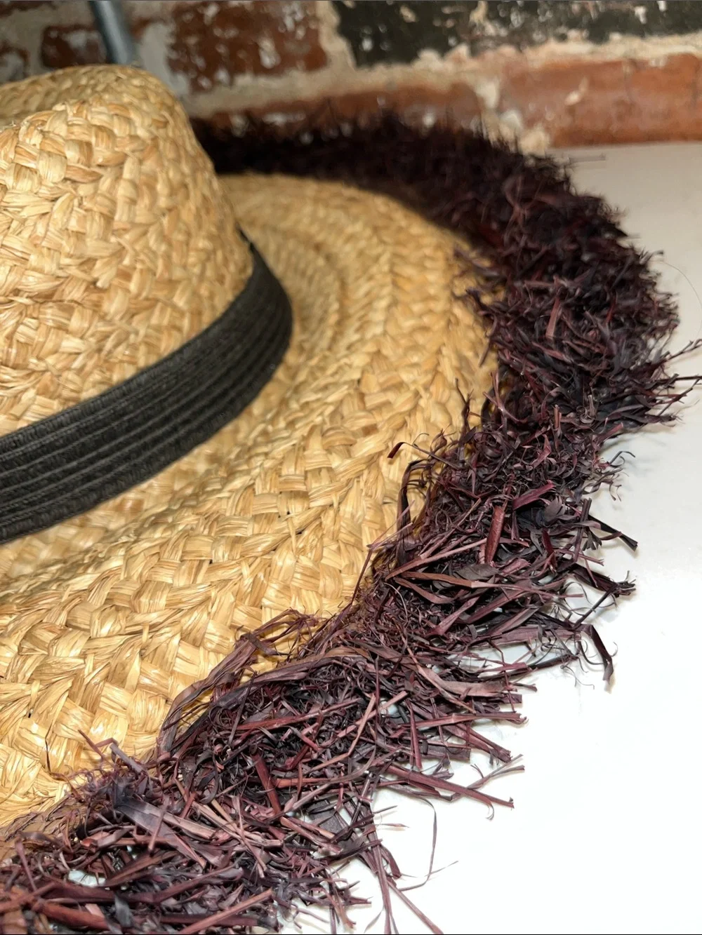 kATE SPADE Straw Sun Hat with Black Band and Fringed Edge 4 Inch brim